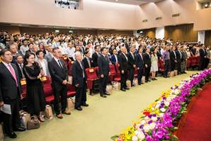 許泰文校長頒獎表揚113年度傑出校友